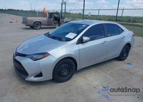 2017 Toyota Corolla Le z USA, uszkodzony, nr VIN 5YFBURHE8HP638855